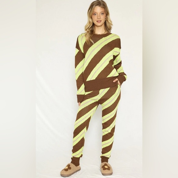 NWOT Miss Sparkling Stripe Sweater Set - Picture 2 of 7